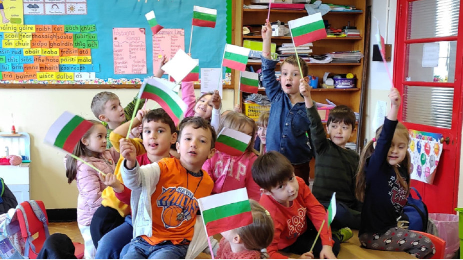 Сегодня в разных странах мира открывают двери болгарские воскресные школы