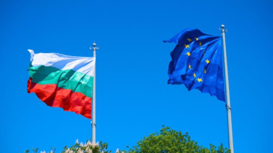 Большинство болгар считают, что их страна выигрывает от членства в ЕС