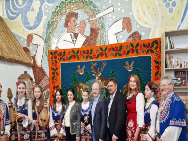 Болгарская делегация посетила болгар в селе Заря Одесской области